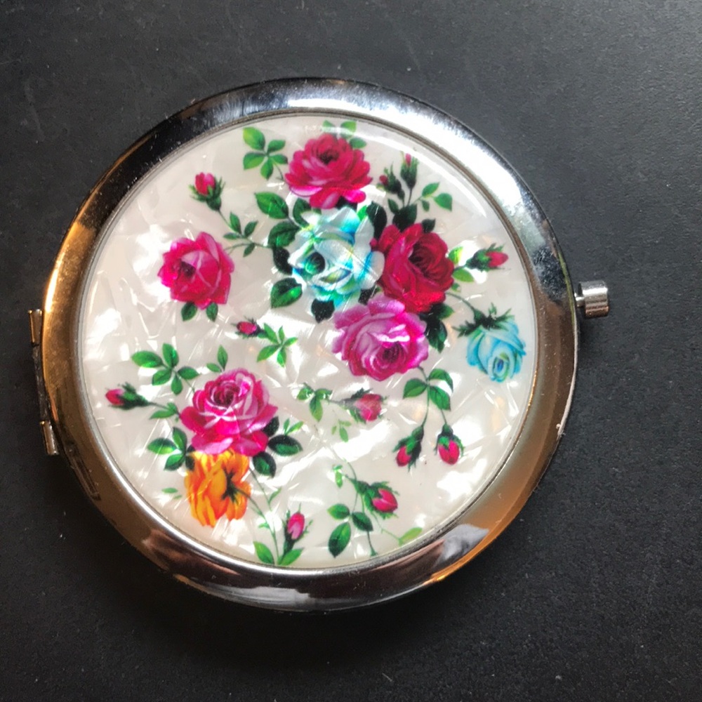 Floral pocket mirror